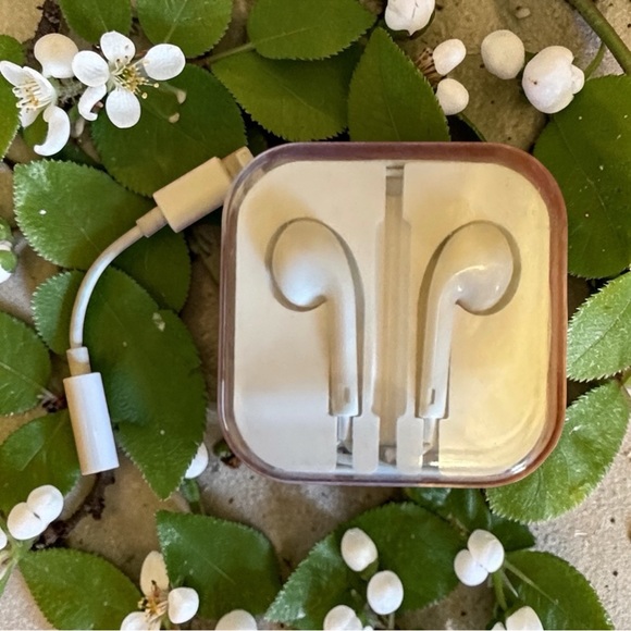 Apple Other - White Wired Earbuds with Adapter from Apple